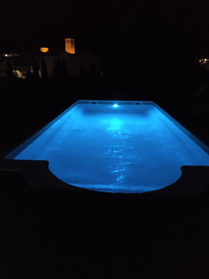 Villa Rural Con Amplia Piscina Campillo de Altobuey Exterior photo